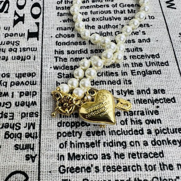 Vivienne Westwood Pear with hearts necklaces - Picture 9 of 11